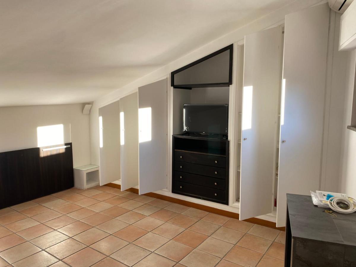 Frascati Roof 2 Apartment Luaran gambar